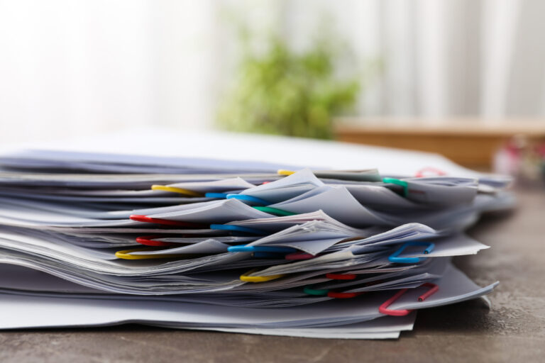 ¿Qué documentos debes revisar antes de comprar una casa?